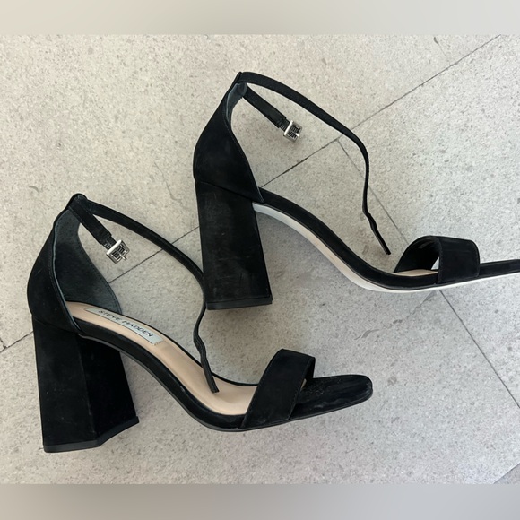 Classic Steve Madden black block heels - Picture 2 of 4